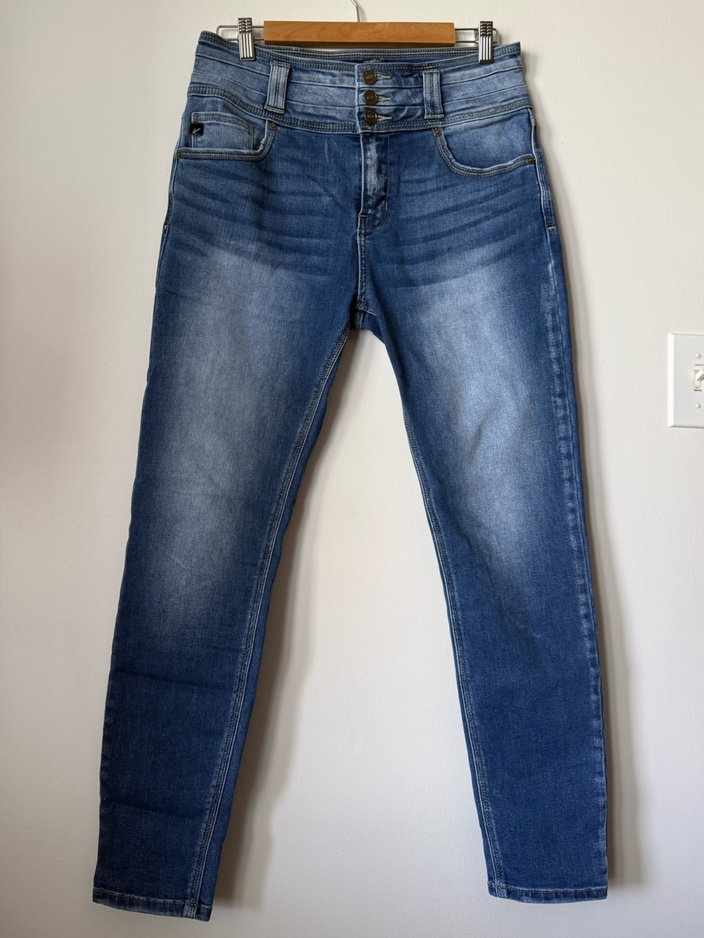 KanCan Alexandria High Rise Super Skinny 11/29